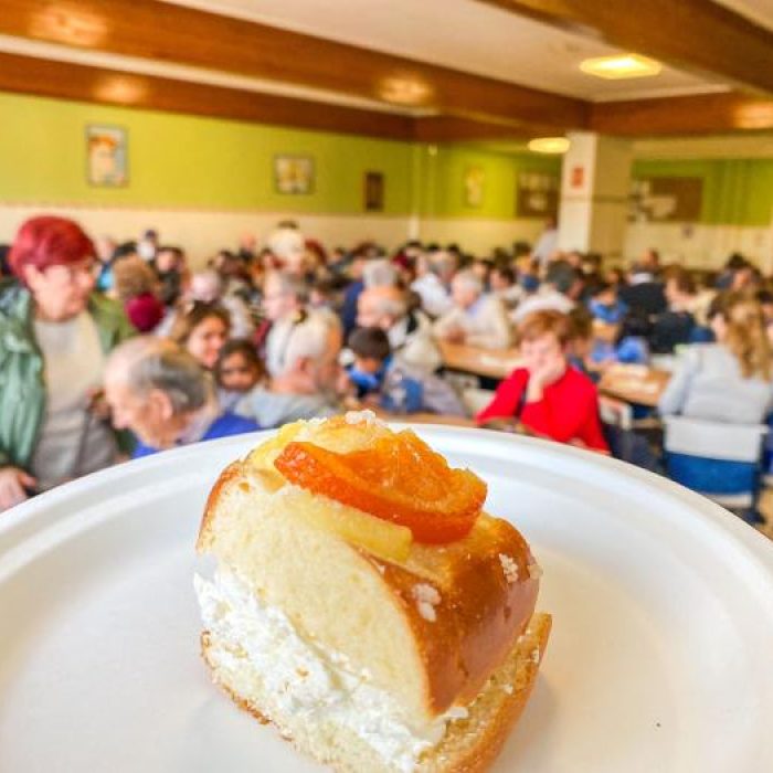 Abuelos y nietos disfrutaron del Roscón de San Valero